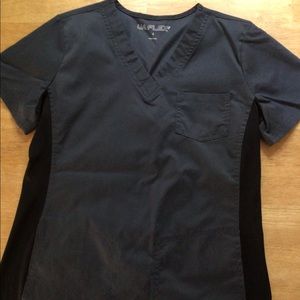Scrub top. Uniform advantage UAflex. Size small.